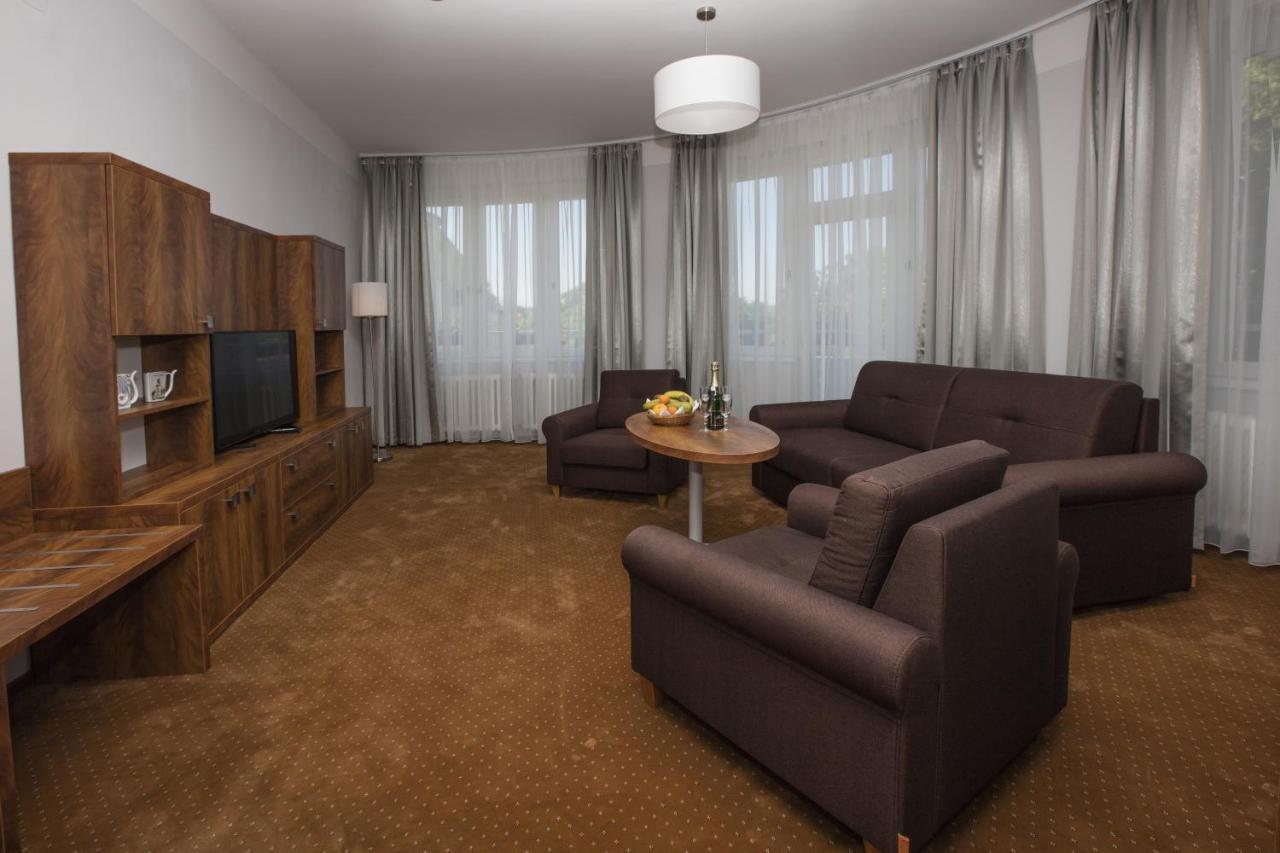 Hotel Bellevue Tlapak Poděbrady Kültér fotó