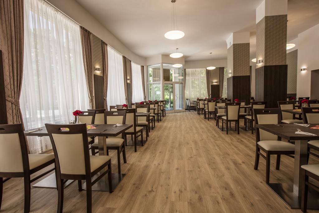 Hotel Bellevue Tlapak Poděbrady Kültér fotó