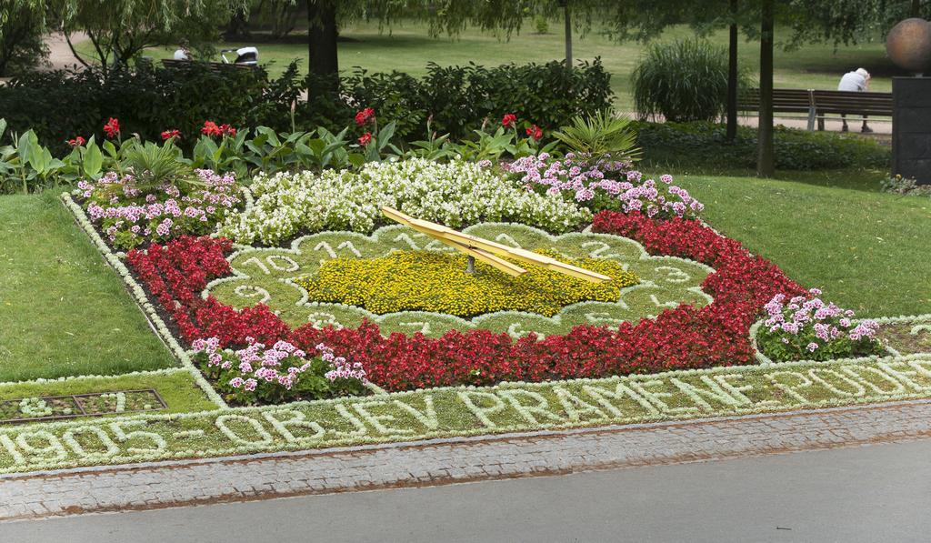 Hotel Bellevue Tlapak Poděbrady Kültér fotó