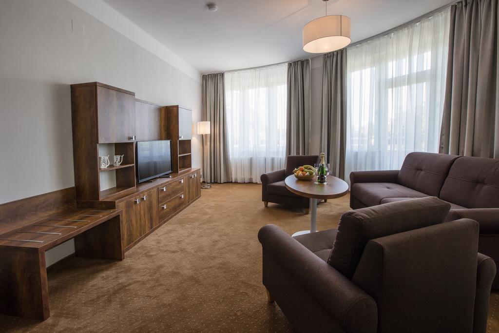 Hotel Bellevue Tlapak Poděbrady Kültér fotó