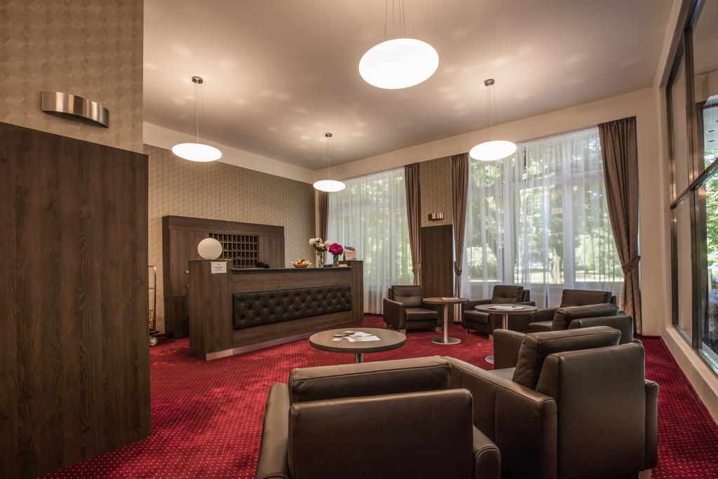 Hotel Bellevue Tlapak Poděbrady Kültér fotó
